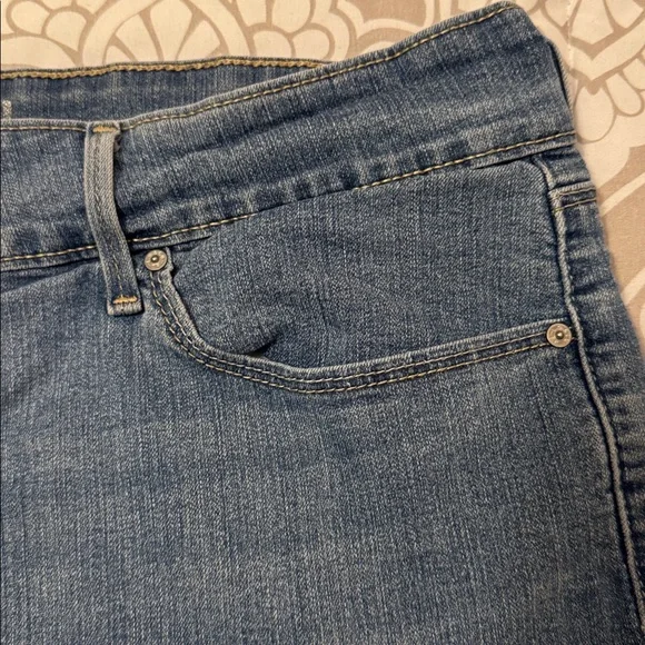 Denizen by Levi's Classic Blue Jean Shorts - Picture 3 of 7